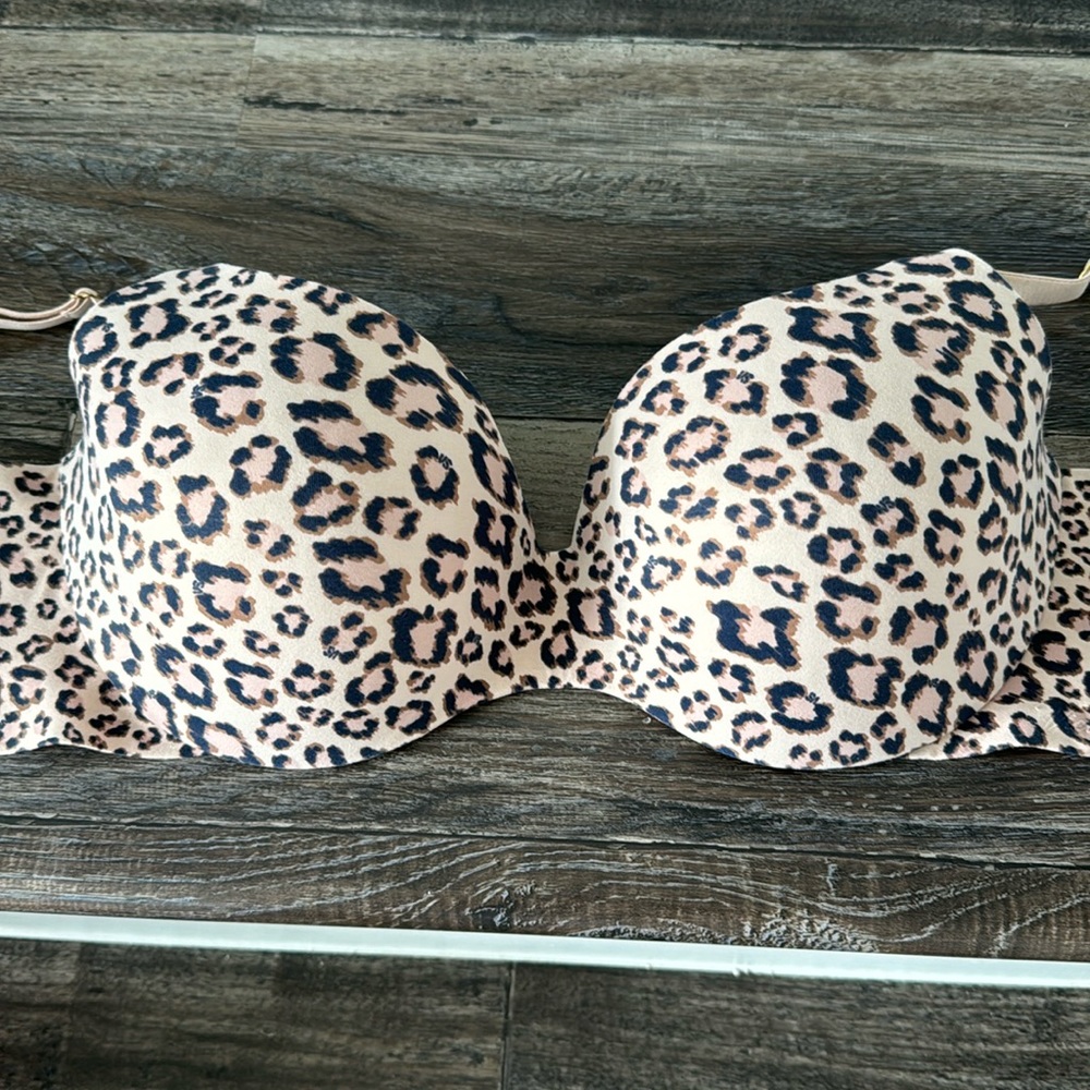 Victoria’s Secret leopard print incredible push up bra 34DD